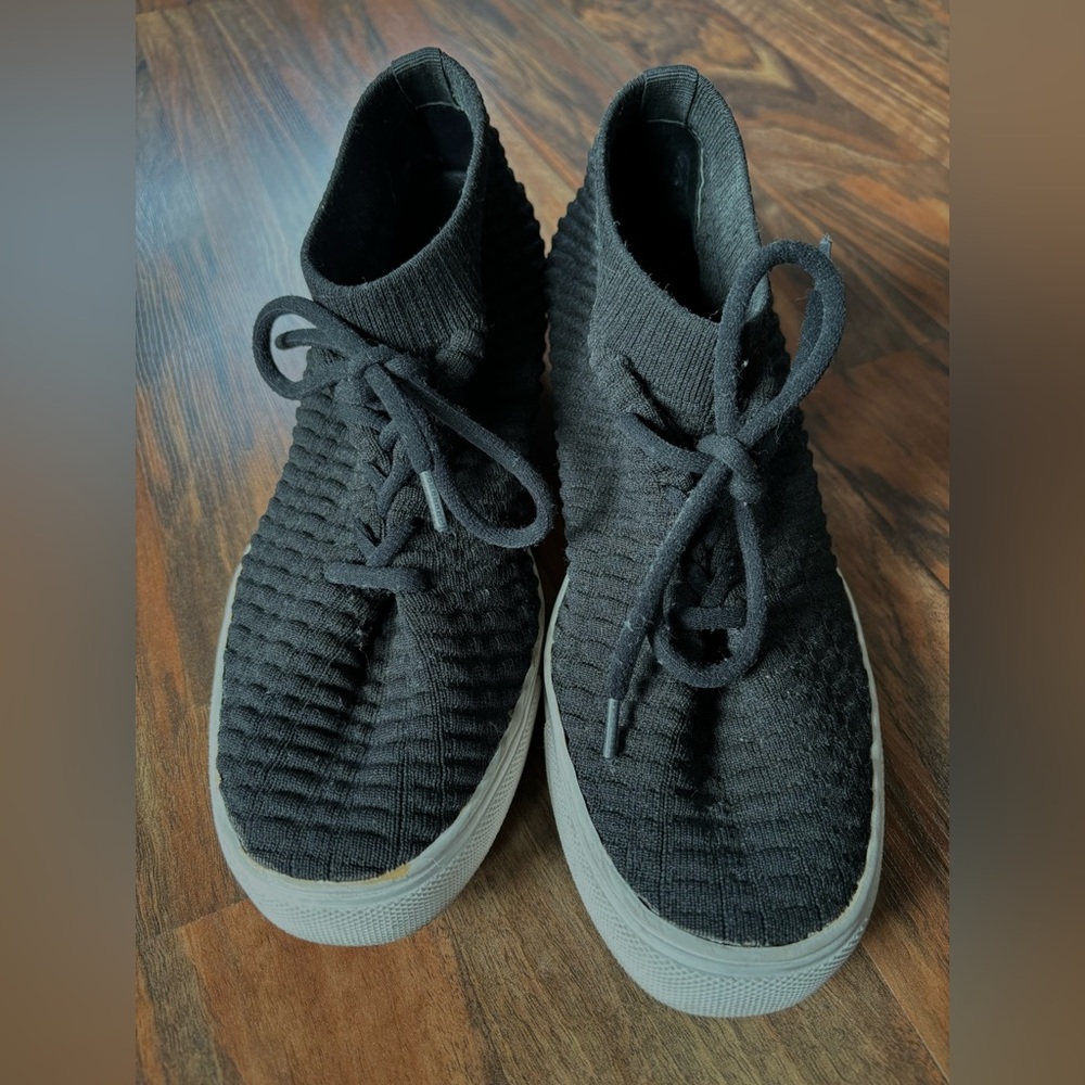 Steve Madden Wedge Sneakers✨